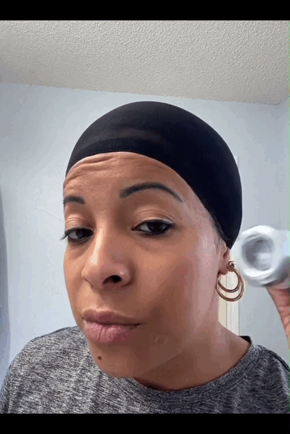 Démonstration de la crème contour des yeux Revivance 2